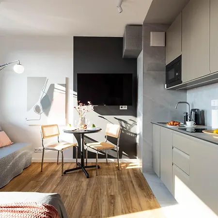 Wiktoryn 234 Superapart - With Air Conditioner Warsaw